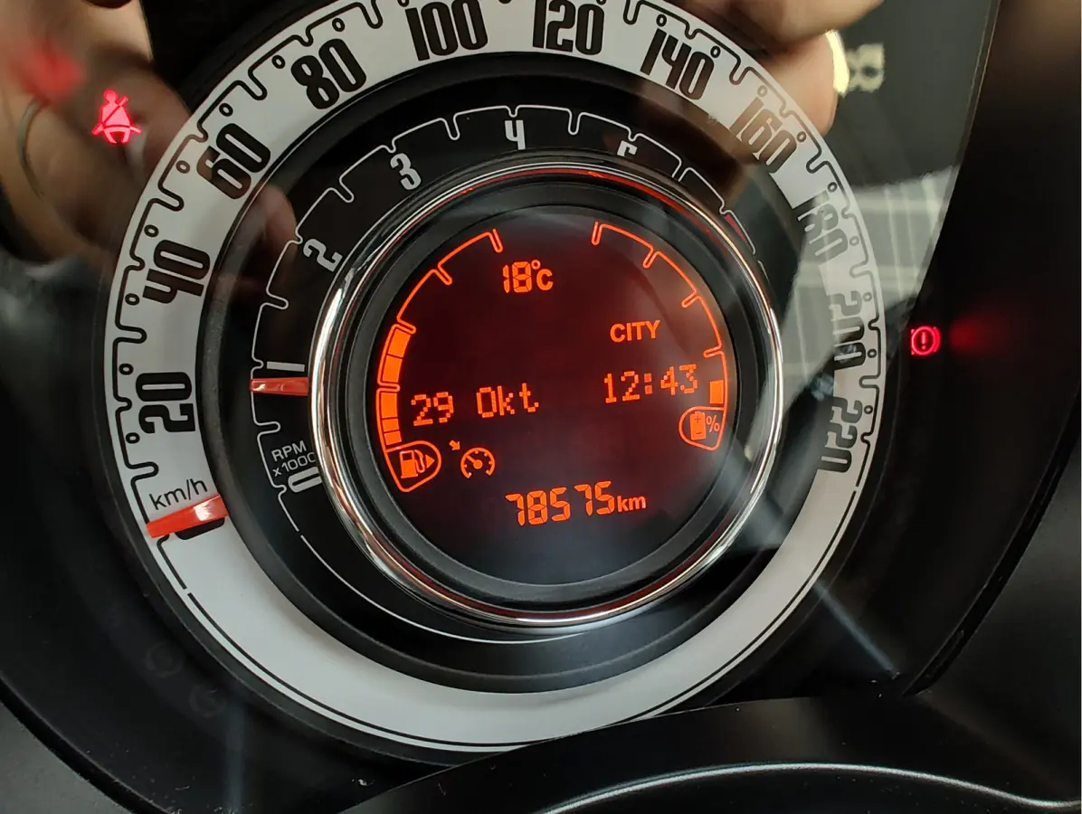 1.0 HYBRID LOUNGE Clima | Carplay/Android | Cruise Control