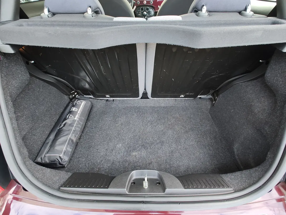 1.0 HYBRID LOUNGE Clima | Carplay/Android | Cruise Control