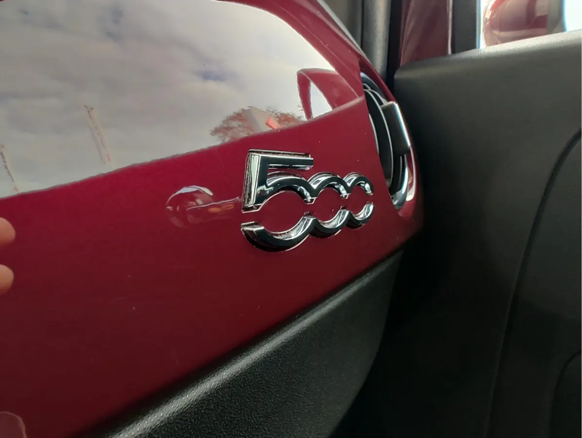 1.0 HYBRID LOUNGE Clima | Carplay/Android | Cruise Control