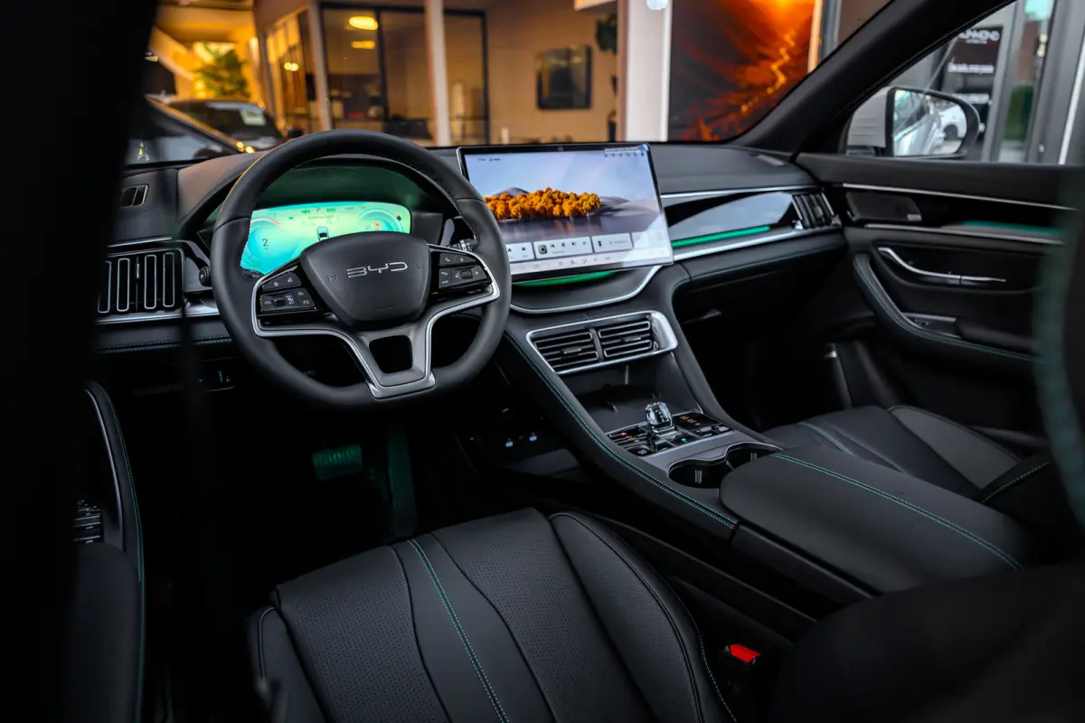 1.5 DM-i FWD Boost| Plug-in Hybrid | 360° Camera | ACC | Lane Assist | Leder | Keyless | CarPlay | LED