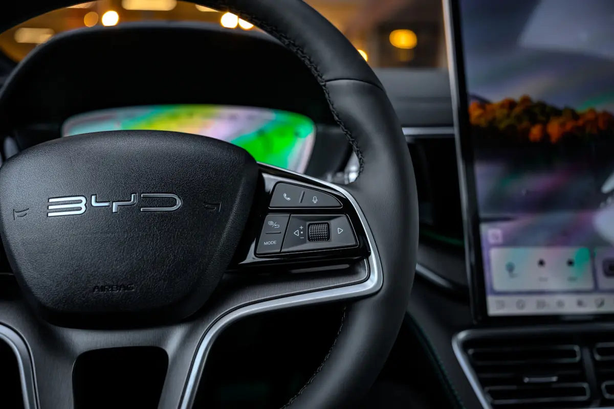 1.5 DM-i FWD Boost| Plug-in Hybrid | 360° Camera | ACC | Lane Assist | Leder | Keyless | CarPlay | LED