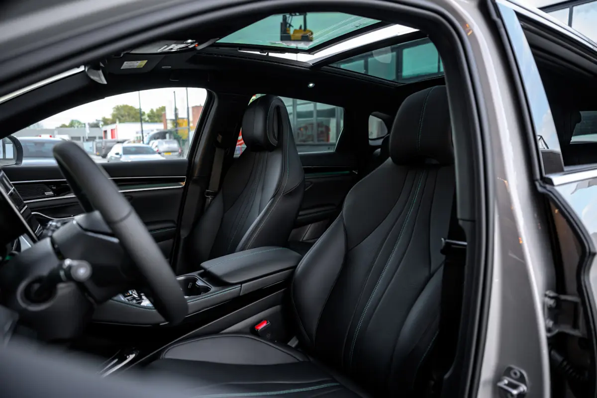 1.5 DM-i FWD Boost| Plug-in Hybrid | 360° Camera | ACC | Lane Assist | Leder | Keyless | CarPlay | LED