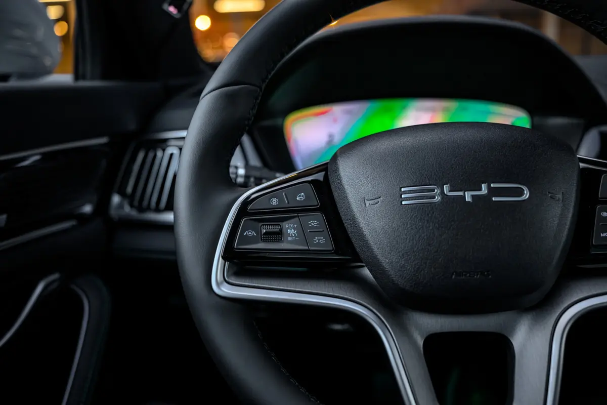 1.5 DM-i FWD Boost| Plug-in Hybrid | 360° Camera | ACC | Lane Assist | Leder | Keyless | CarPlay | LED