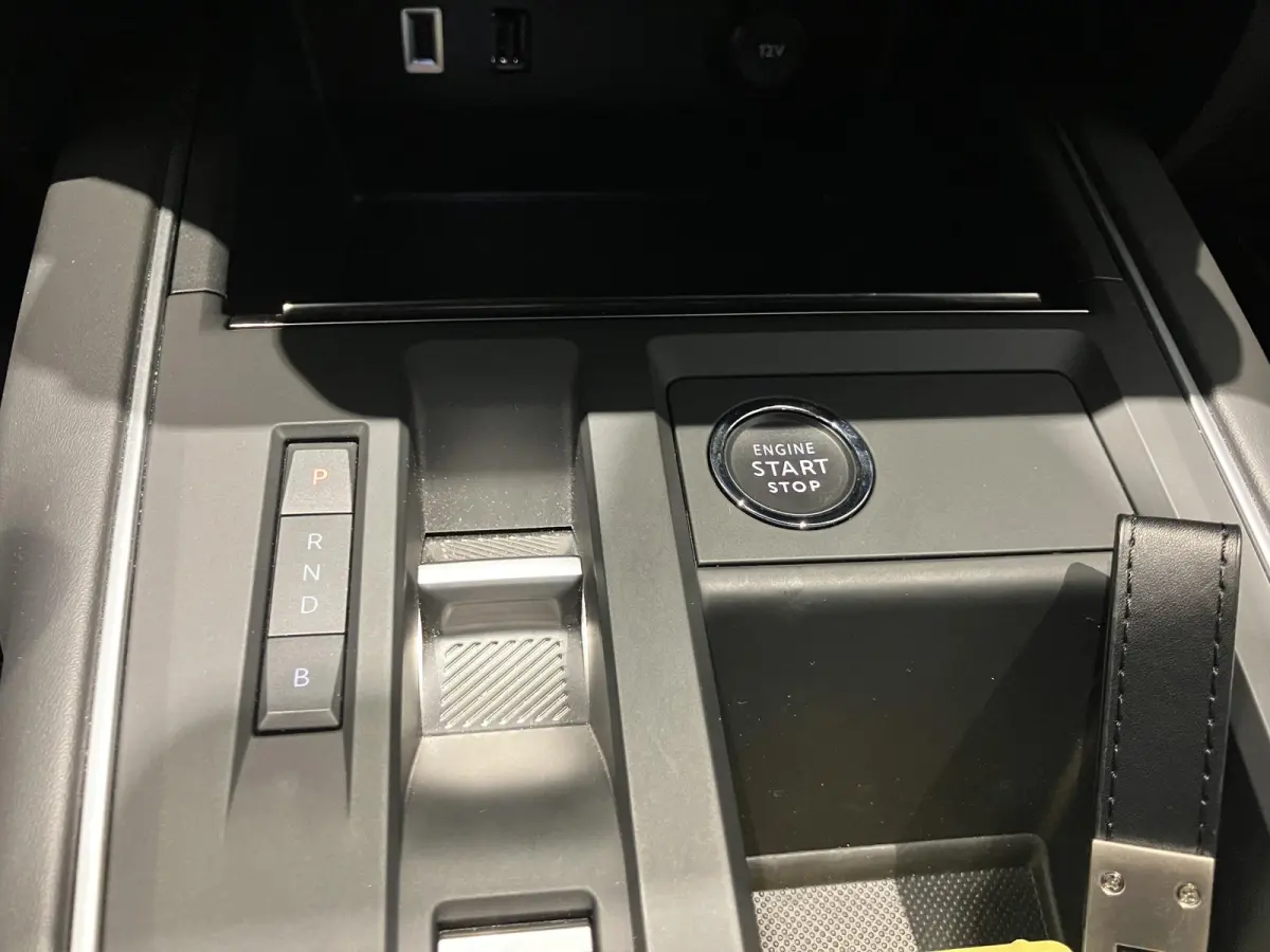 1.6 Plug-in Hybrid 180 Business Plus |  UNIEK - 10907 KM | AUTOMAAT | TREKHAAK | CAMERA | IN TOPSTAAT |