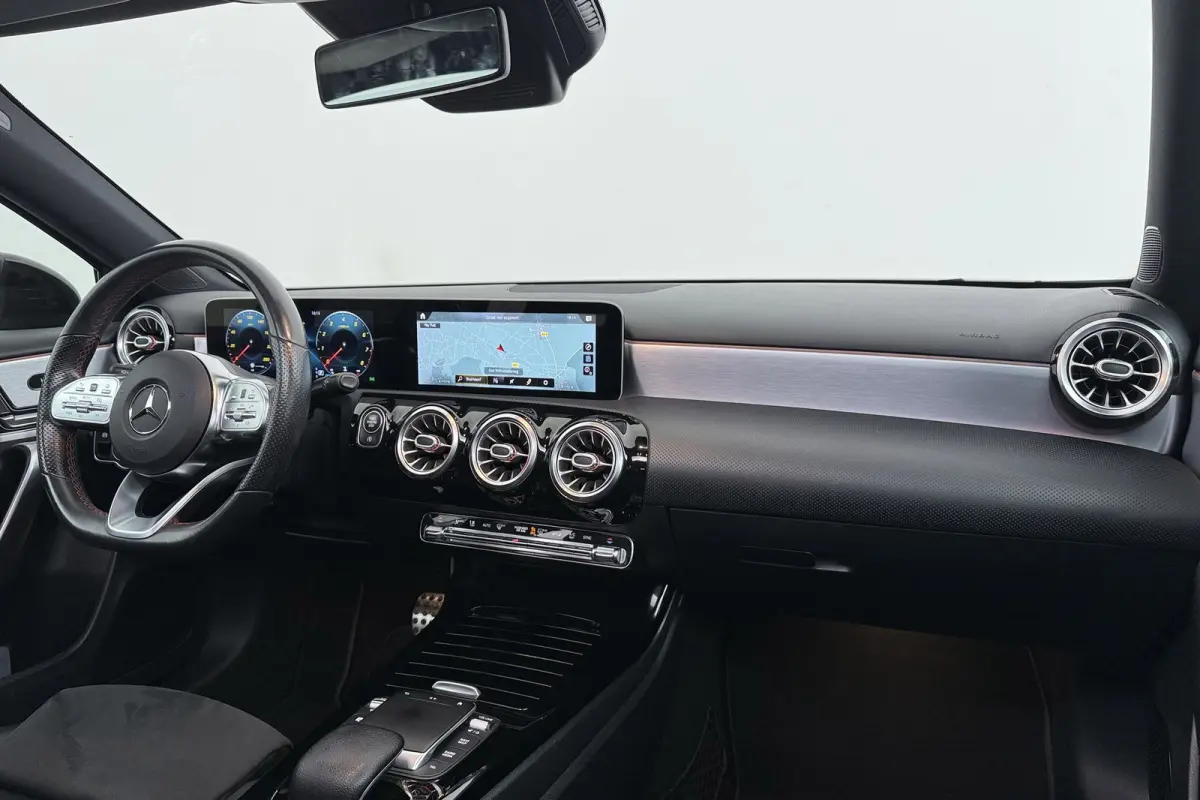 180 Business Solution | AMG-Line | Panoramadak | Memory | Stoelverwarming | CarPlay | Climate Control |