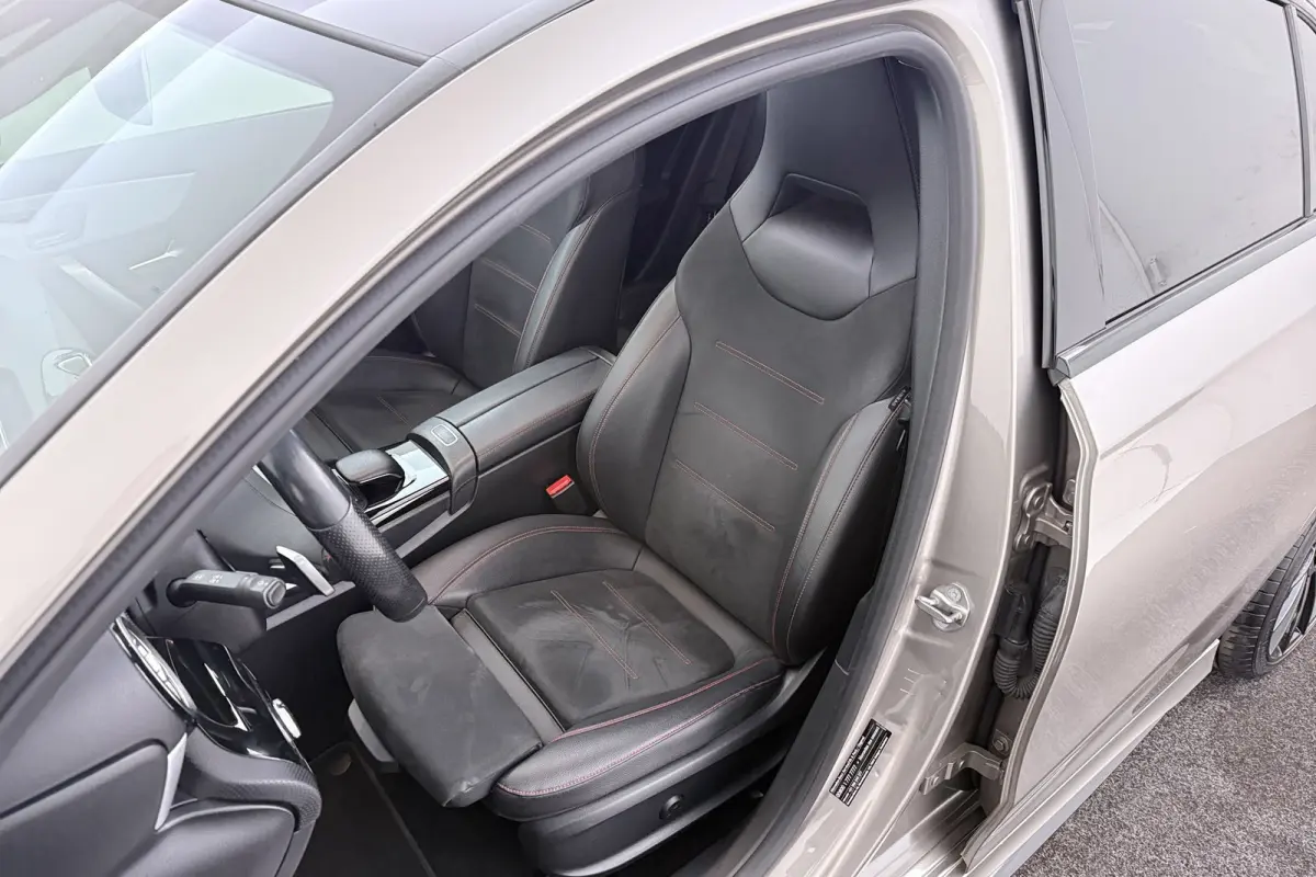 180 Business Solution | AMG-Line | Panoramadak | Memory | Stoelverwarming | CarPlay | Climate Control |