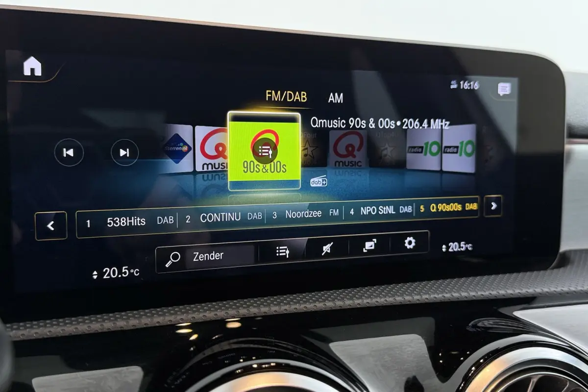 180 Business Solution | AMG-Line | Panoramadak | Memory | Stoelverwarming | CarPlay | Climate Control |