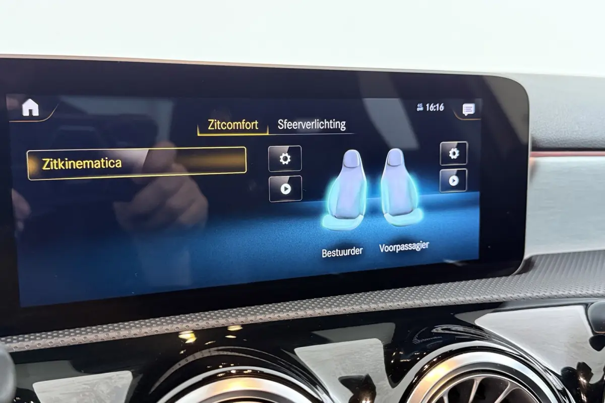 180 Business Solution | AMG-Line | Panoramadak | Memory | Stoelverwarming | CarPlay | Climate Control |