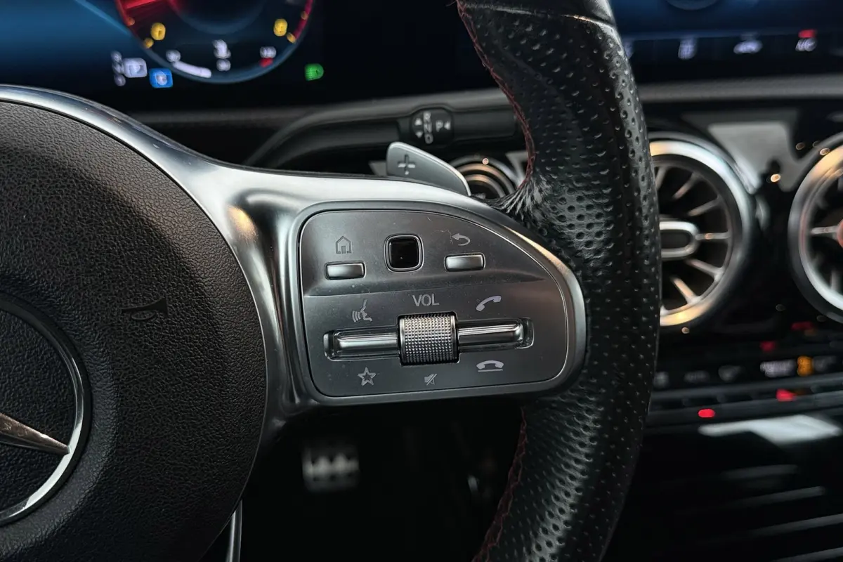 180 Business Solution | AMG-Line | Panoramadak | Memory | Stoelverwarming | CarPlay | Climate Control |