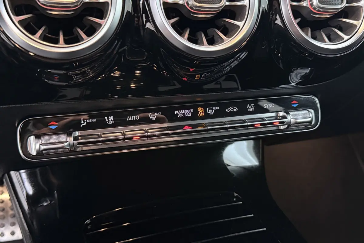 180 Business Solution | AMG-Line | Panoramadak | Memory | Stoelverwarming | CarPlay | Climate Control |