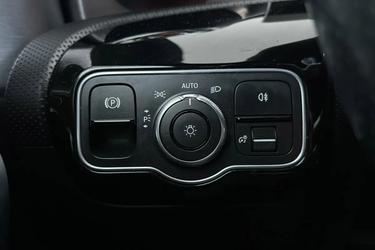 180 Business Solution | AMG-Line | Panoramadak | Memory | Stoelverwarming | CarPlay | Climate Control |