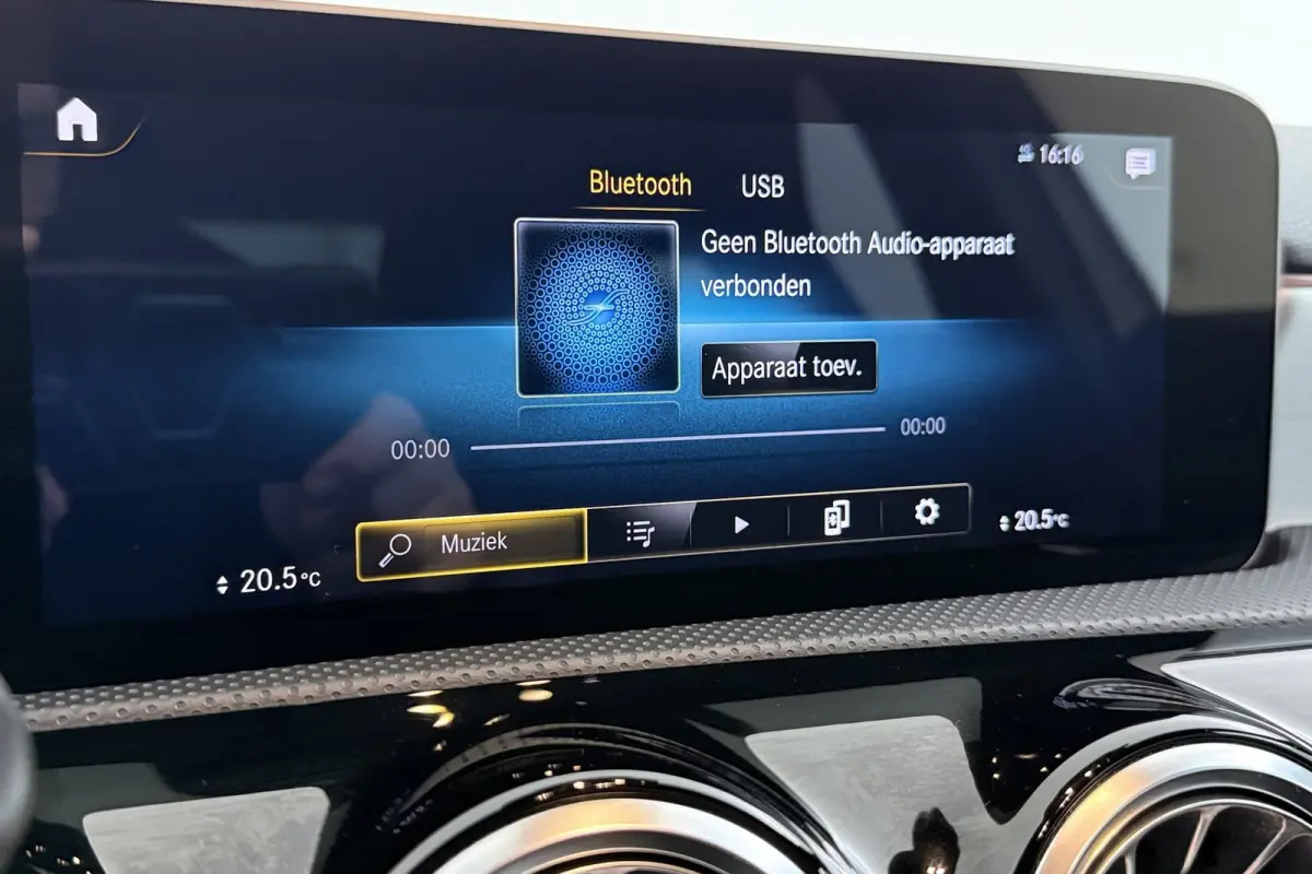 180 Business Solution | AMG-Line | Panoramadak | Memory | Stoelverwarming | CarPlay | Climate Control |