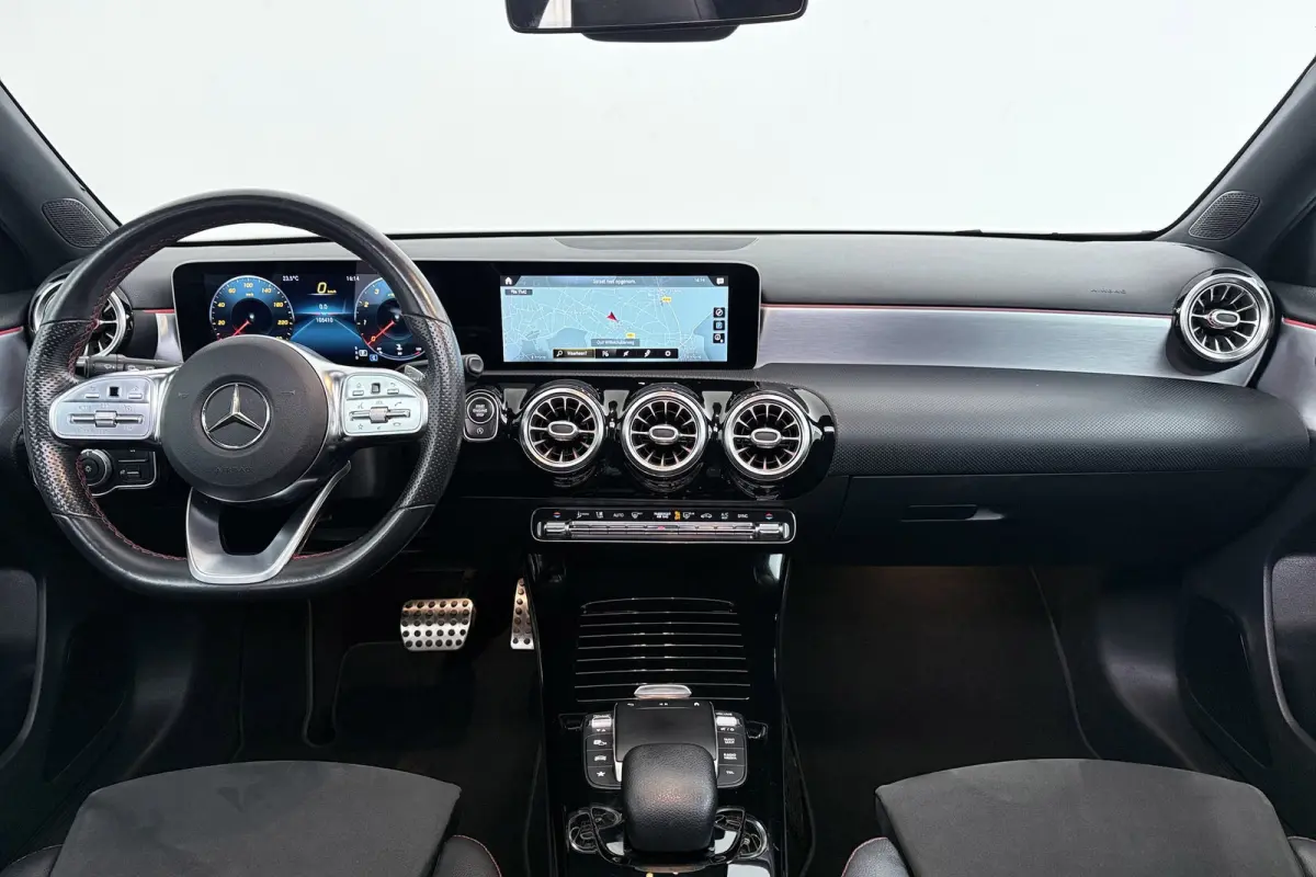 180 Business Solution | AMG-Line | Panoramadak | Memory | Stoelverwarming | CarPlay | Climate Control |