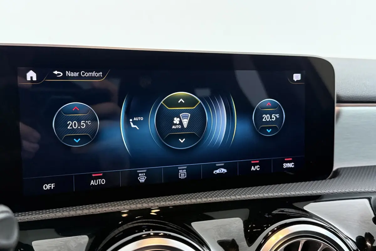 180 Business Solution | AMG-Line | Panoramadak | Memory | Stoelverwarming | CarPlay | Climate Control |