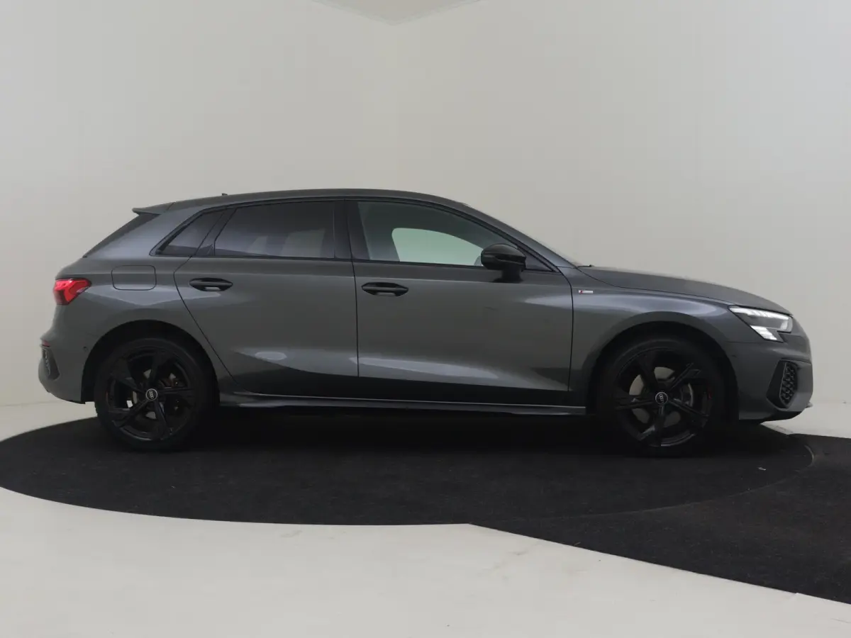 40 TFSI e Business edition l S-Line in en Extr. l B&O Sound l Side Assist l Alcantara l Pano Dak l Camera l Elektr. Stoel l Afn. Trekhaak l Stoelverwarming l