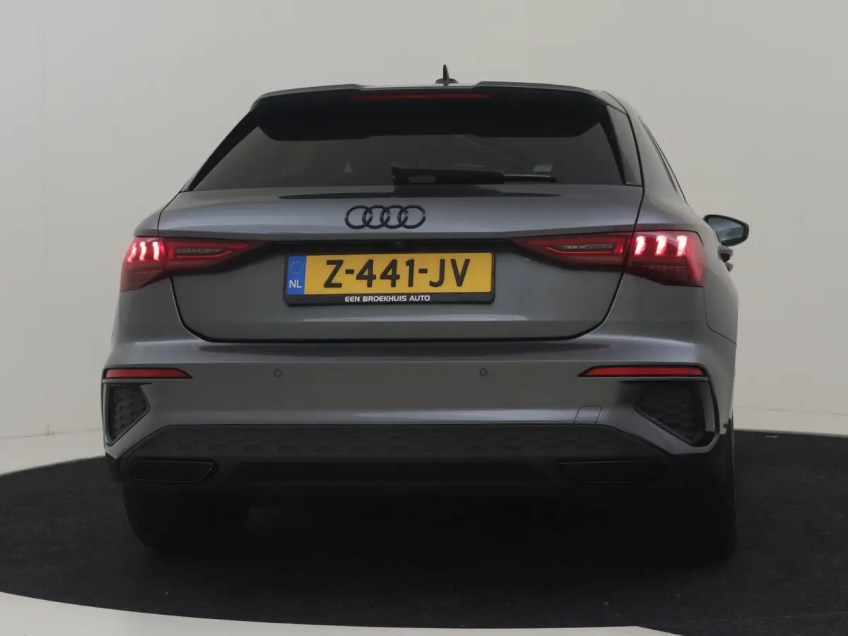 40 TFSI e Business edition l S-Line in en Extr. l B&O Sound l Side Assist l Alcantara l Pano Dak l Camera l Elektr. Stoel l Afn. Trekhaak l Stoelverwarming l