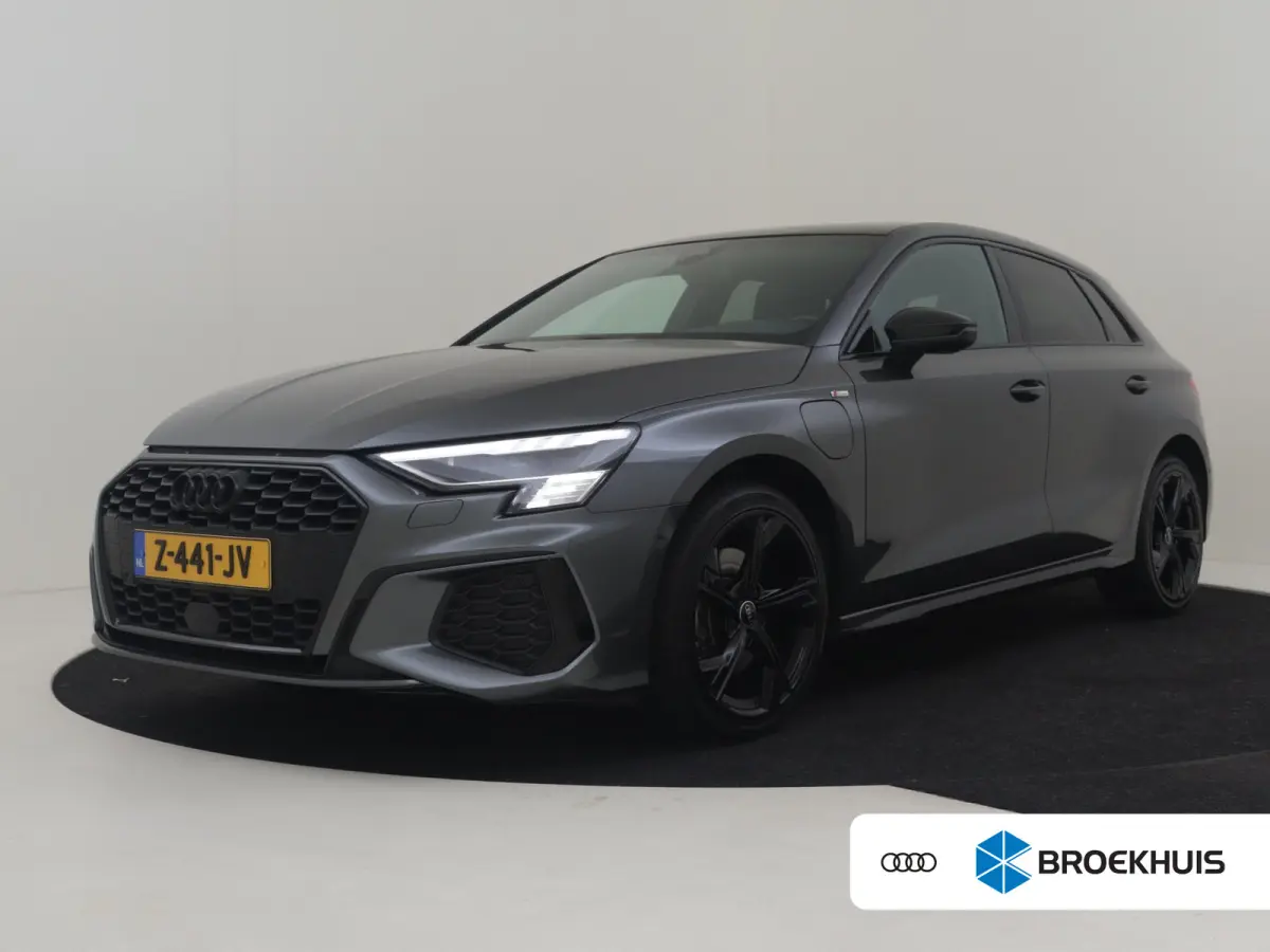40 TFSI e Business edition l S-Line in en Extr. l B&O Sound l Side Assist l Alcantara l Pano Dak l Camera l Elektr. Stoel l Afn. Trekhaak l Stoelverwarming l