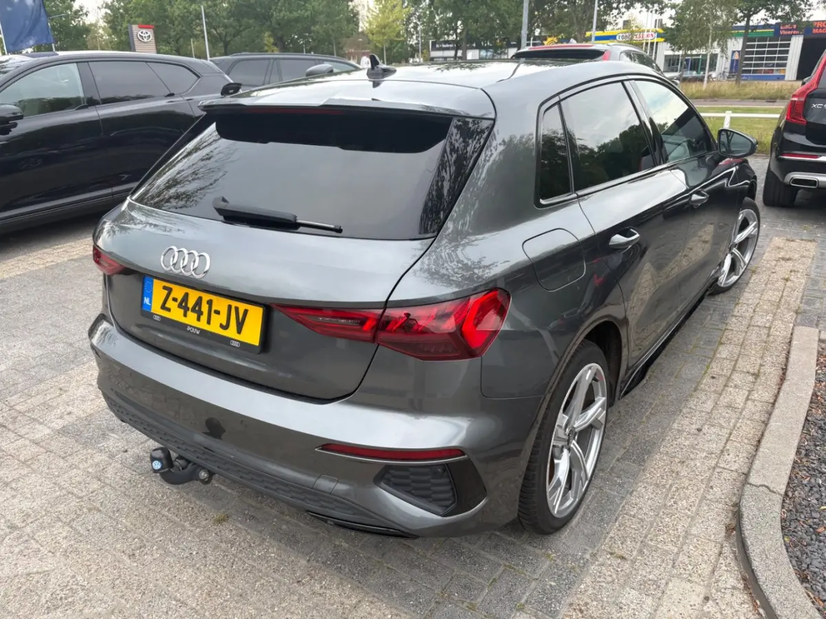 40 TFSI e Business edition l S-Line in en Extr. l B&O Sound l Side Assist l Alcantara l Pano Dak l Camera l Elektr. Stoel l Afn. Trekhaak l Stoelverwarming l