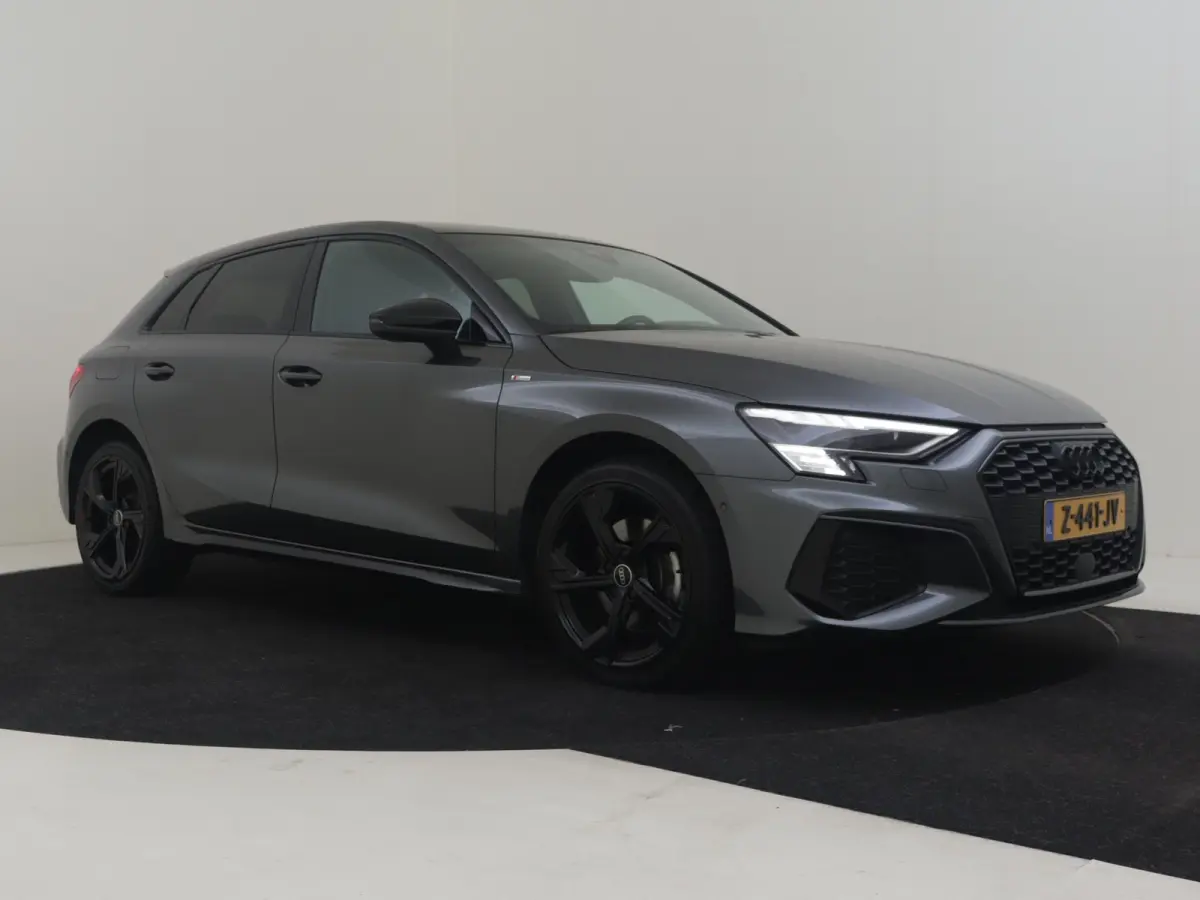 40 TFSI e Business edition l S-Line in en Extr. l B&O Sound l Side Assist l Alcantara l Pano Dak l Camera l Elektr. Stoel l Afn. Trekhaak l Stoelverwarming l