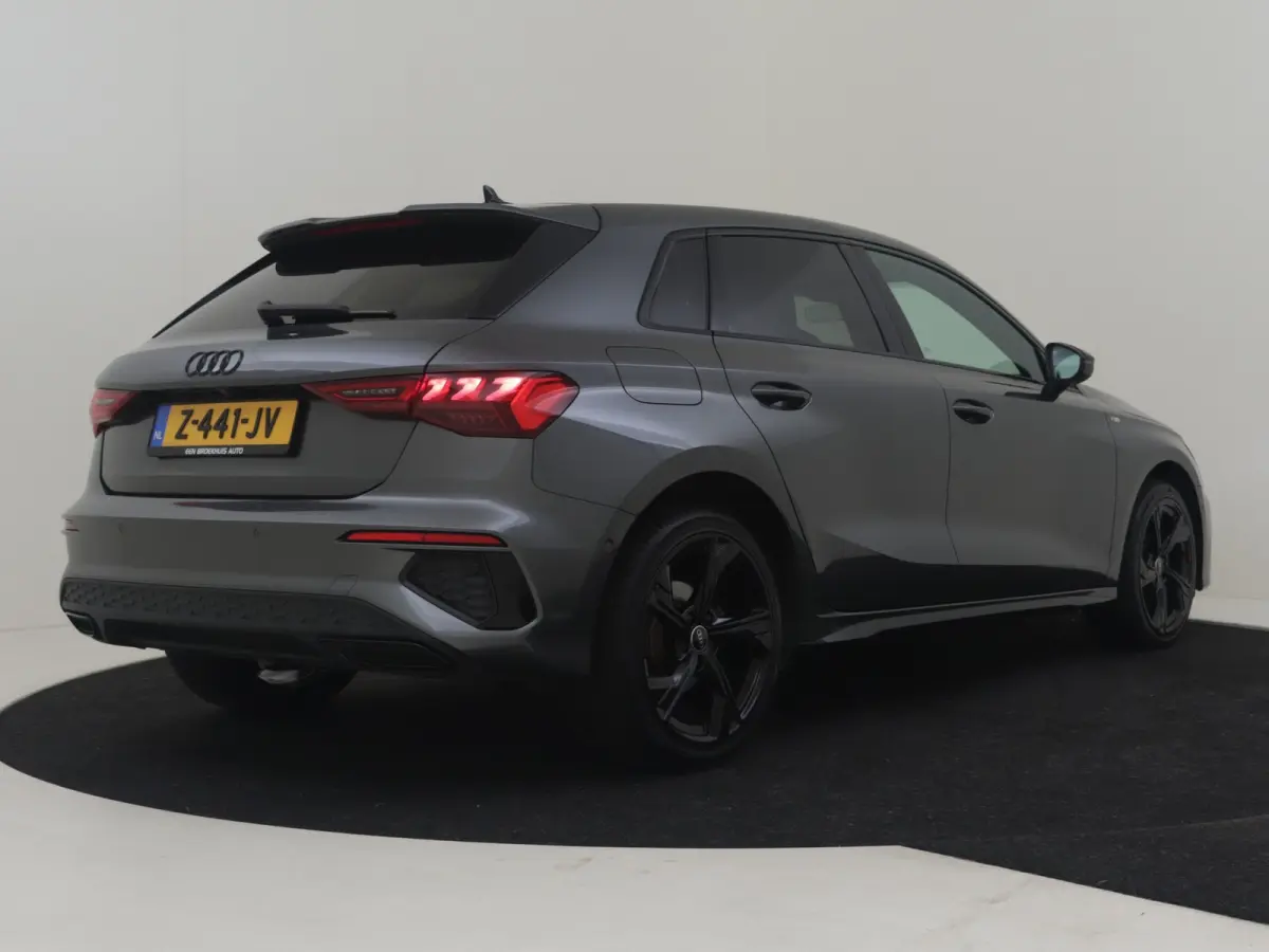 40 TFSI e Business edition l S-Line in en Extr. l B&O Sound l Side Assist l Alcantara l Pano Dak l Camera l Elektr. Stoel l Afn. Trekhaak l Stoelverwarming l