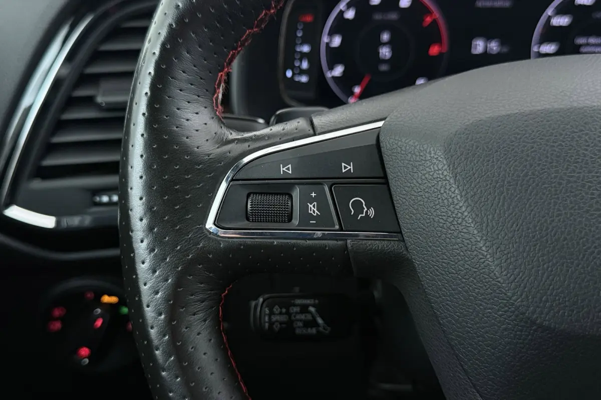1.5 TSI FR Business Intense | Trekhaak | Org. NL | 360 | CarPlay | Digital Cockpit | Adap. Cruise | Stoelverwarming |