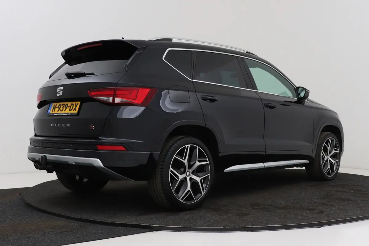 1.5 TSI FR Business Intense | Trekhaak | Org. NL | 360 | CarPlay | Digital Cockpit | Adap. Cruise | Stoelverwarming |