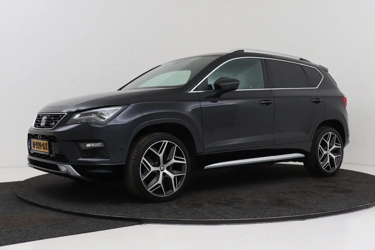 1.5 TSI FR Business Intense | Trekhaak | Org. NL | 360 | CarPlay | Digital Cockpit | Adap. Cruise | Stoelverwarming |
