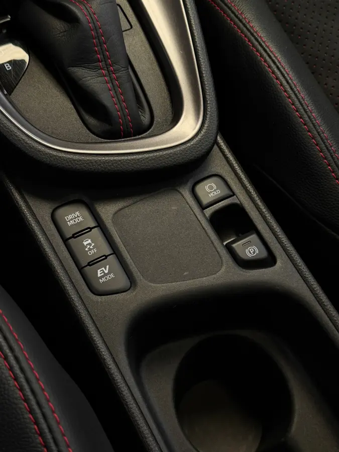 1.5 Hybrid 130 GR Sport CarPlay Camera