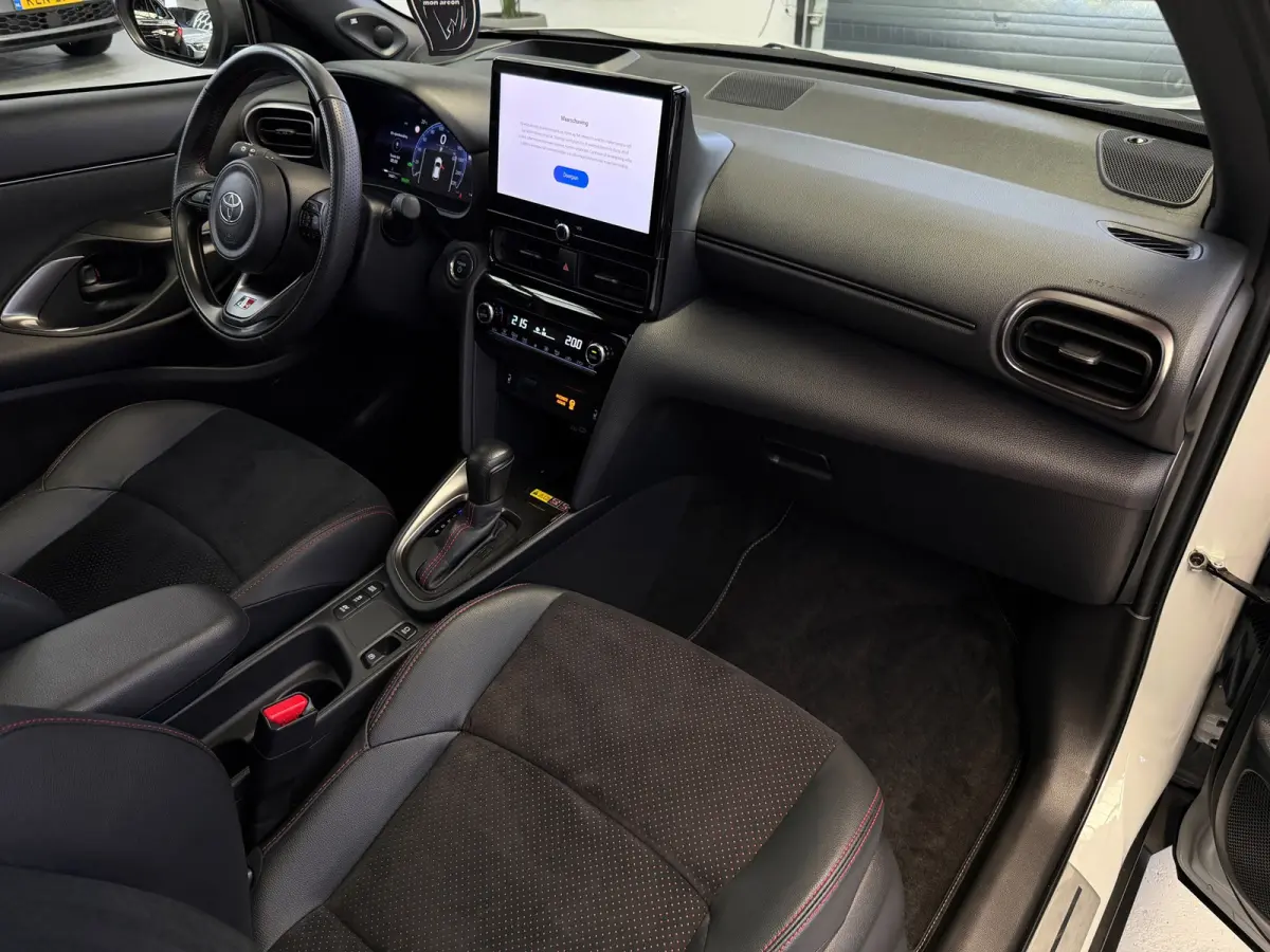 1.5 Hybrid 130 GR Sport CarPlay Camera