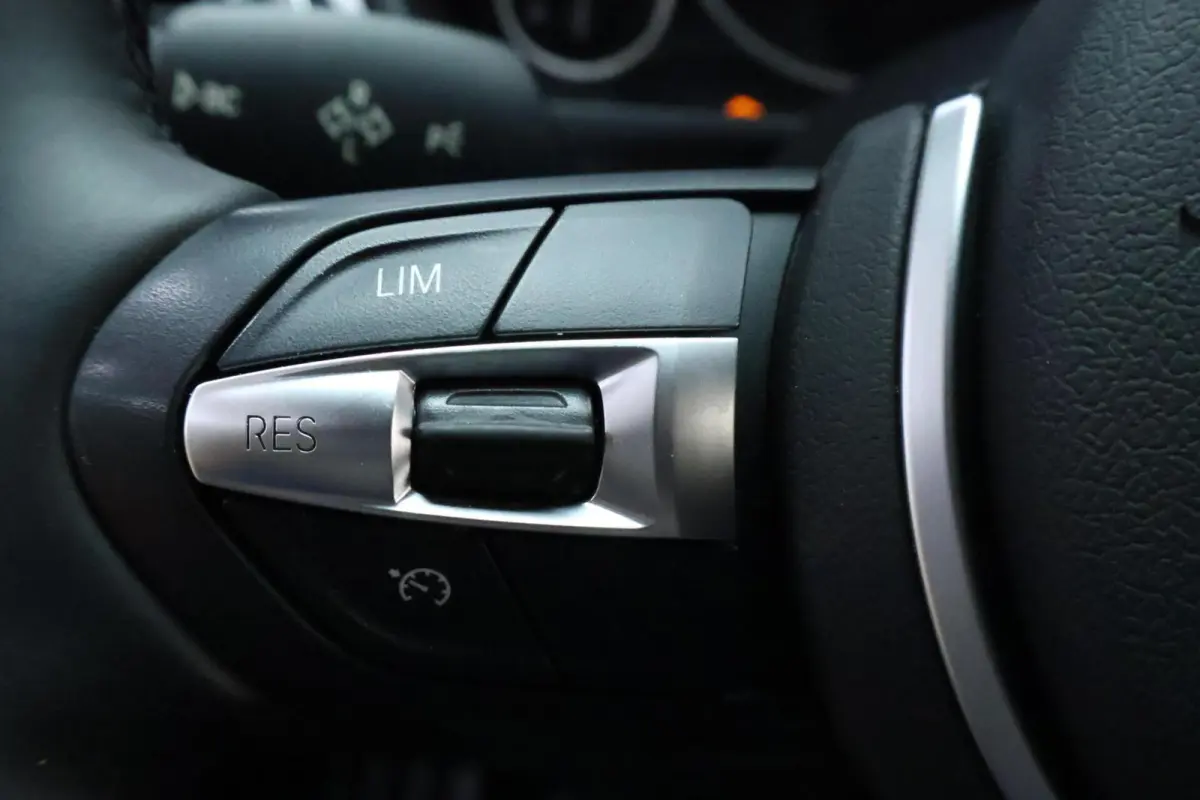 318i M Sport | High Executive | Trekhaak | LED | Navi