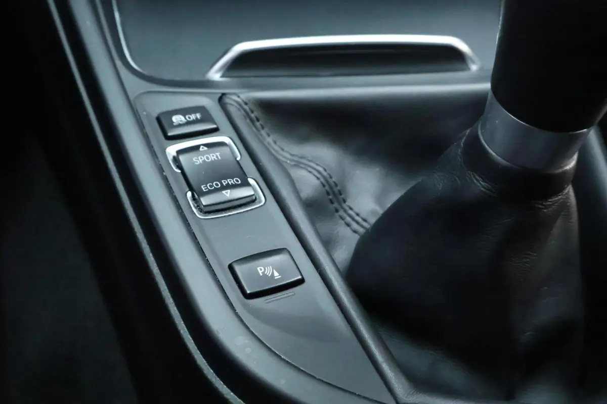 318i M Sport | High Executive | Trekhaak | LED | Navi