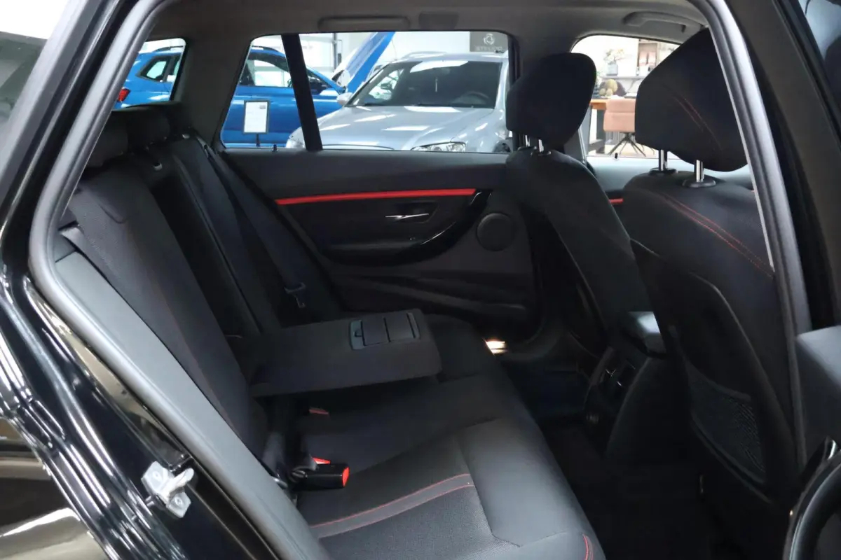 318i M Sport | High Executive | Trekhaak | LED | Navi