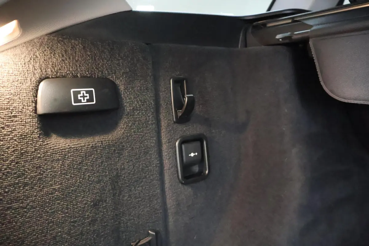 318i M Sport | High Executive | Trekhaak | LED | Navi