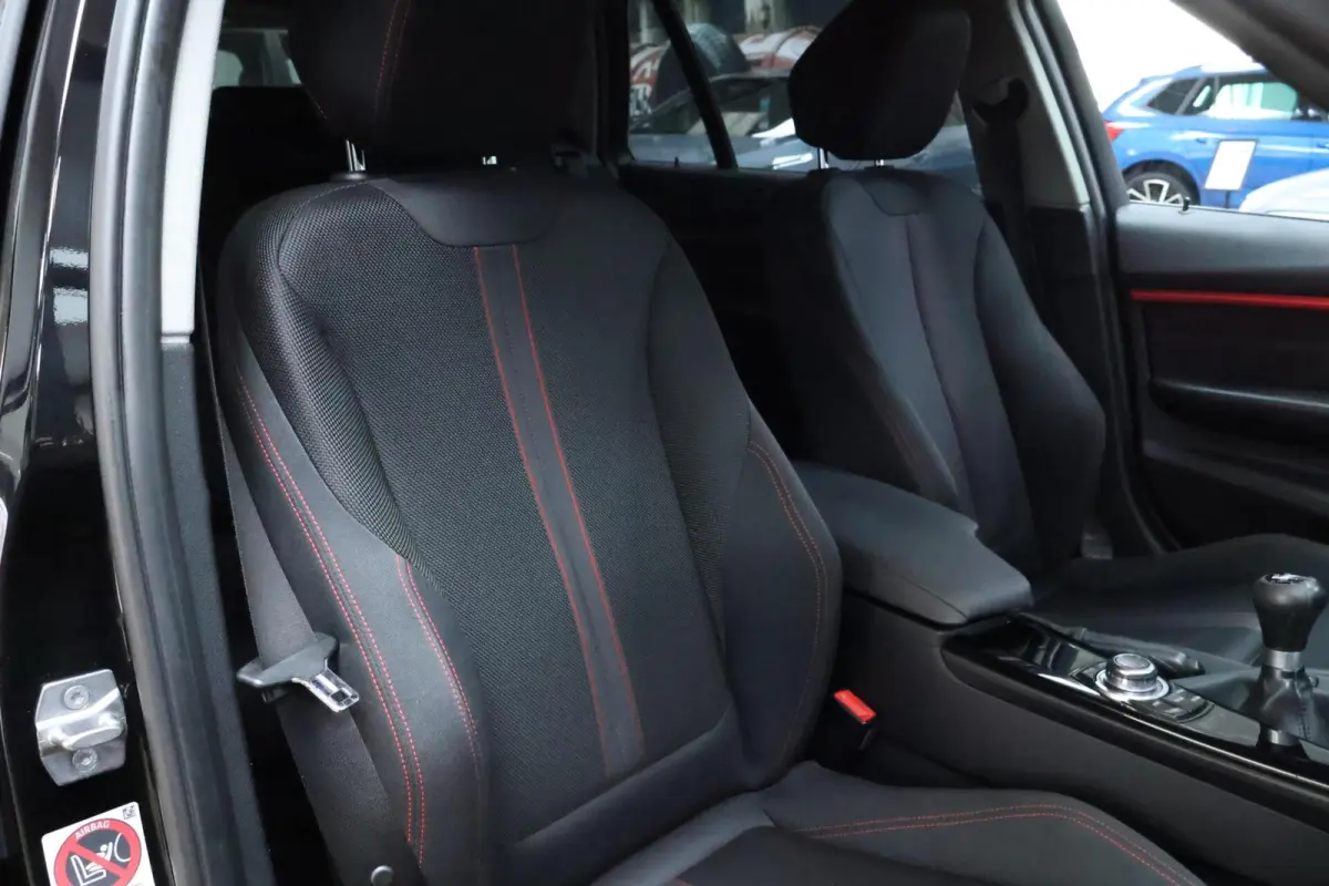 318i M Sport | High Executive | Trekhaak | LED | Navi