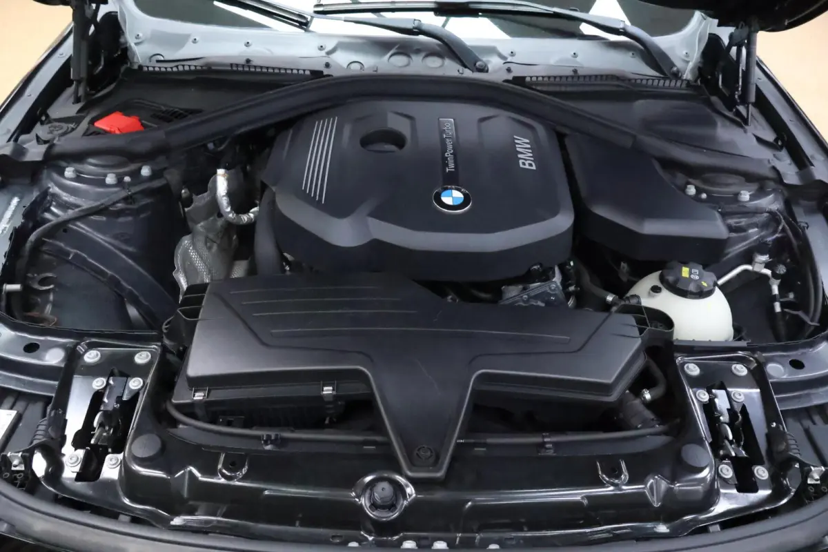 318i M Sport | High Executive | Trekhaak | LED | Navi