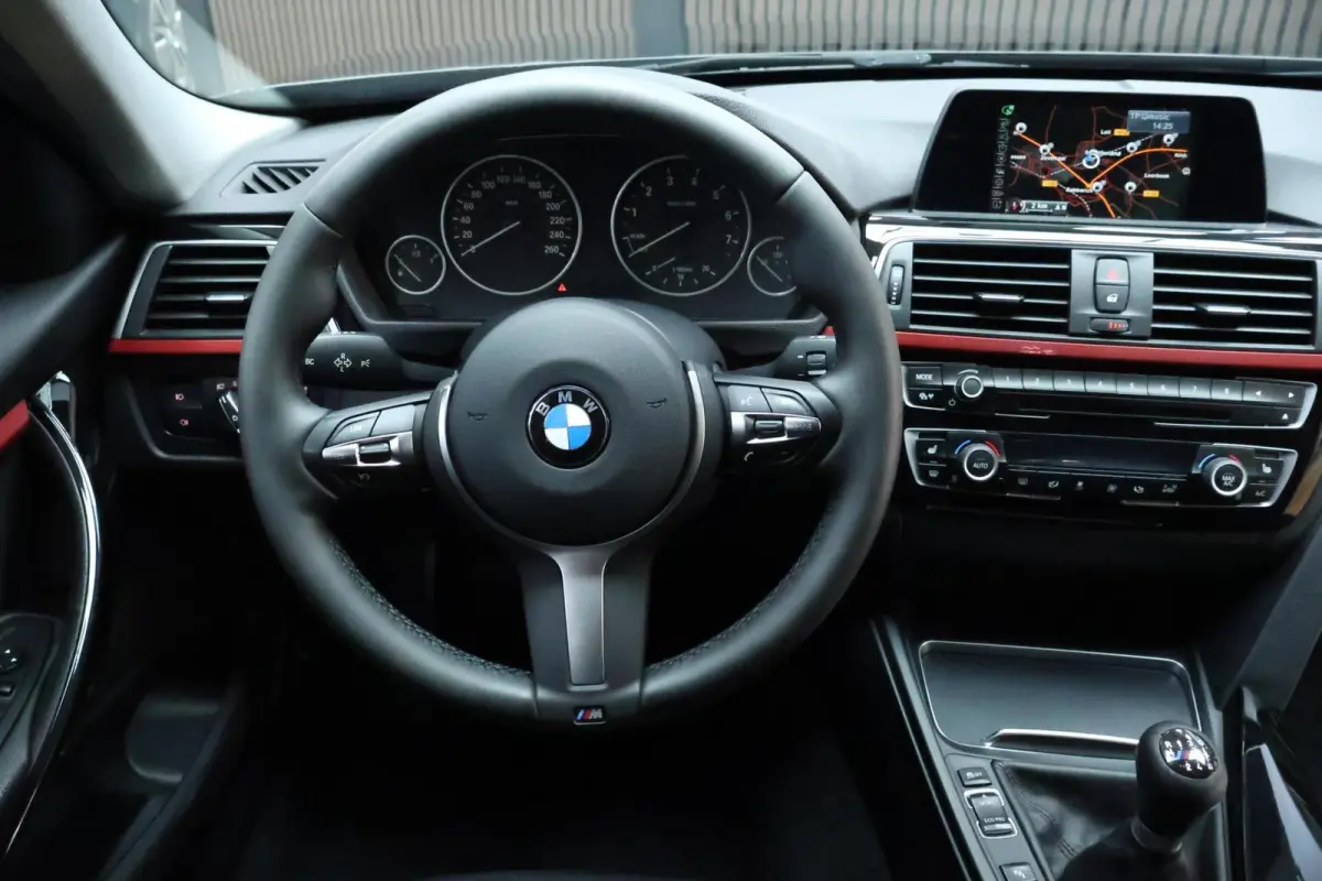 318i M Sport | High Executive | Trekhaak | LED | Navi