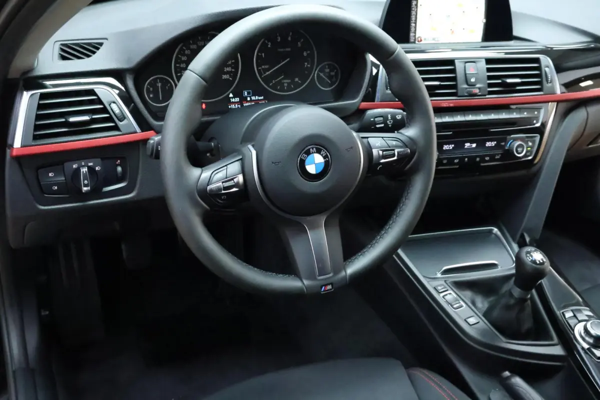 318i M Sport | High Executive | Trekhaak | LED | Navi