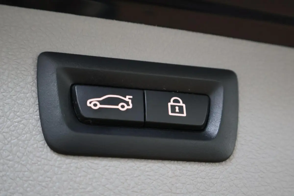 318i M Sport | High Executive | Trekhaak | LED | Navi