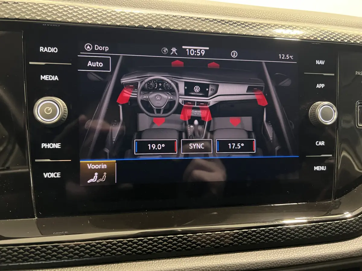 1.0 TSI Life Edition | Android Auto/Apple Carplay | LM Velgen 15" | Achteruitrijcamera | PDC Achter | Cruise Control Adaptief | Airco |