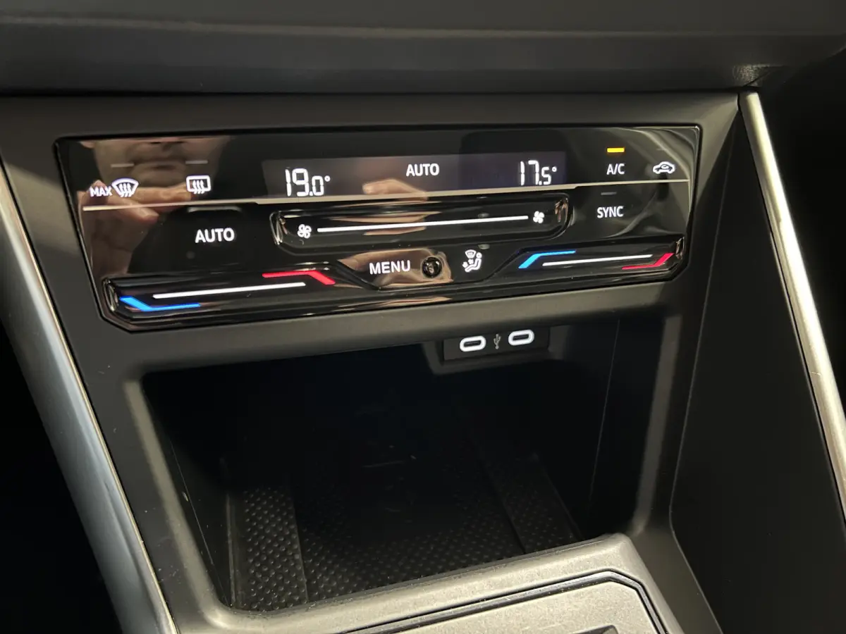1.0 TSI Life Edition | Android Auto/Apple Carplay | LM Velgen 15" | Achteruitrijcamera | PDC Achter | Cruise Control Adaptief | Airco |