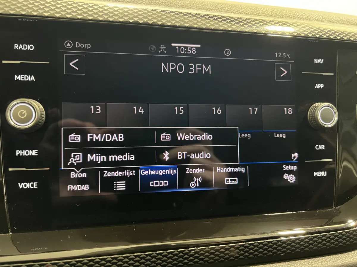 1.0 TSI Life Edition | Android Auto/Apple Carplay | LM Velgen 15" | Achteruitrijcamera | PDC Achter | Cruise Control Adaptief | Airco |