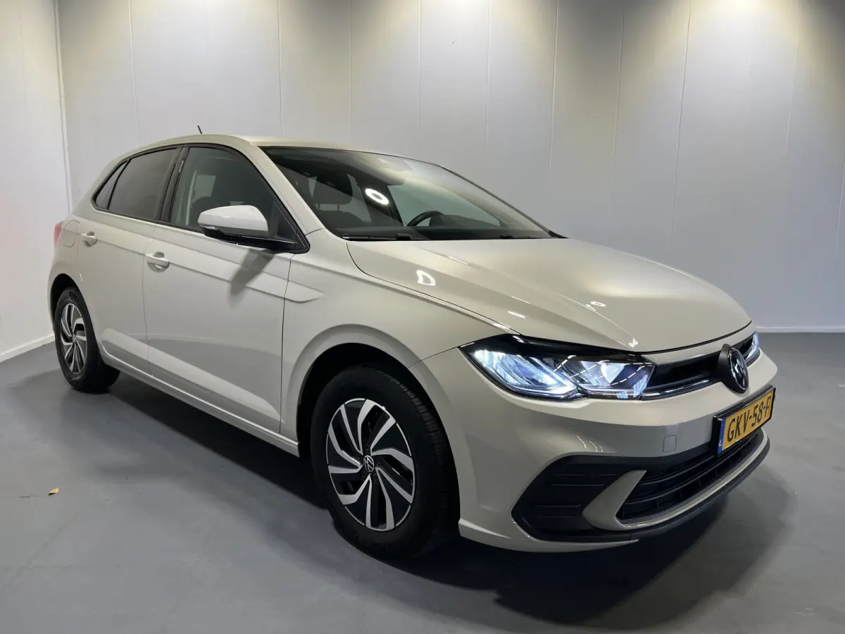 1.0 TSI Life Edition | Android Auto/Apple Carplay | LM Velgen 15" | Achteruitrijcamera | PDC Achter | Cruise Control Adaptief | Airco |