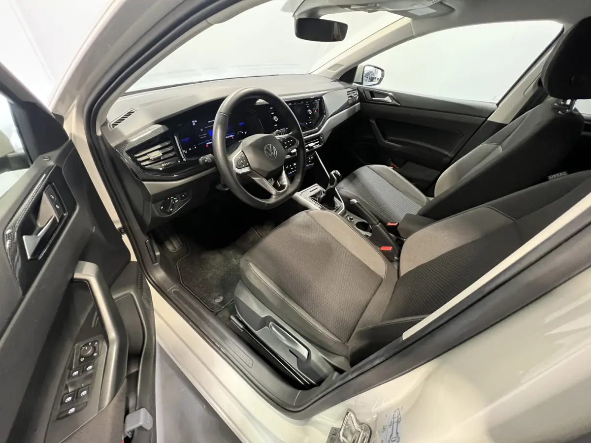 1.0 TSI Life Edition | Android Auto/Apple Carplay | LM Velgen 15" | Achteruitrijcamera | PDC Achter | Cruise Control Adaptief | Airco |