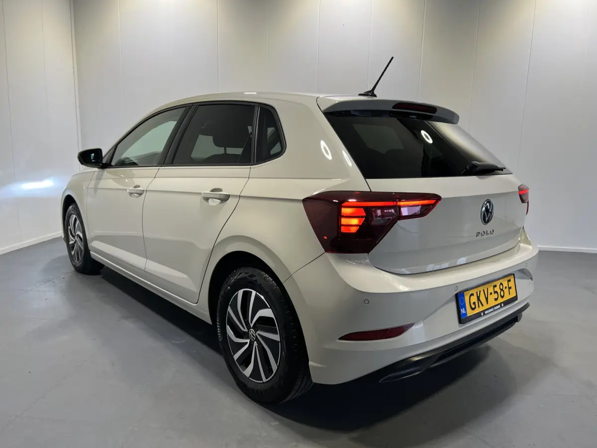 1.0 TSI Life Edition | Android Auto/Apple Carplay | LM Velgen 15" | Achteruitrijcamera | PDC Achter | Cruise Control Adaptief | Airco |