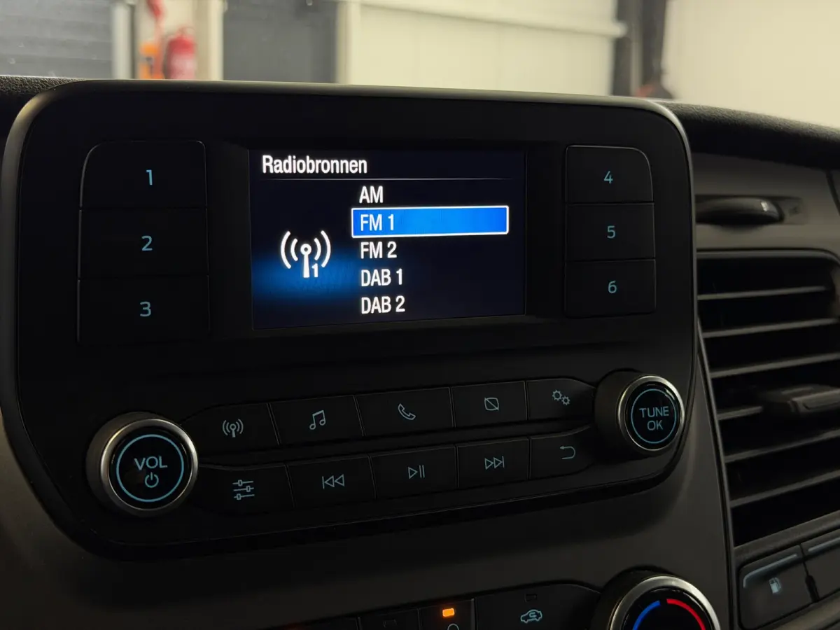 340 1.0 EcoBoost L1H1 PHEV Trend