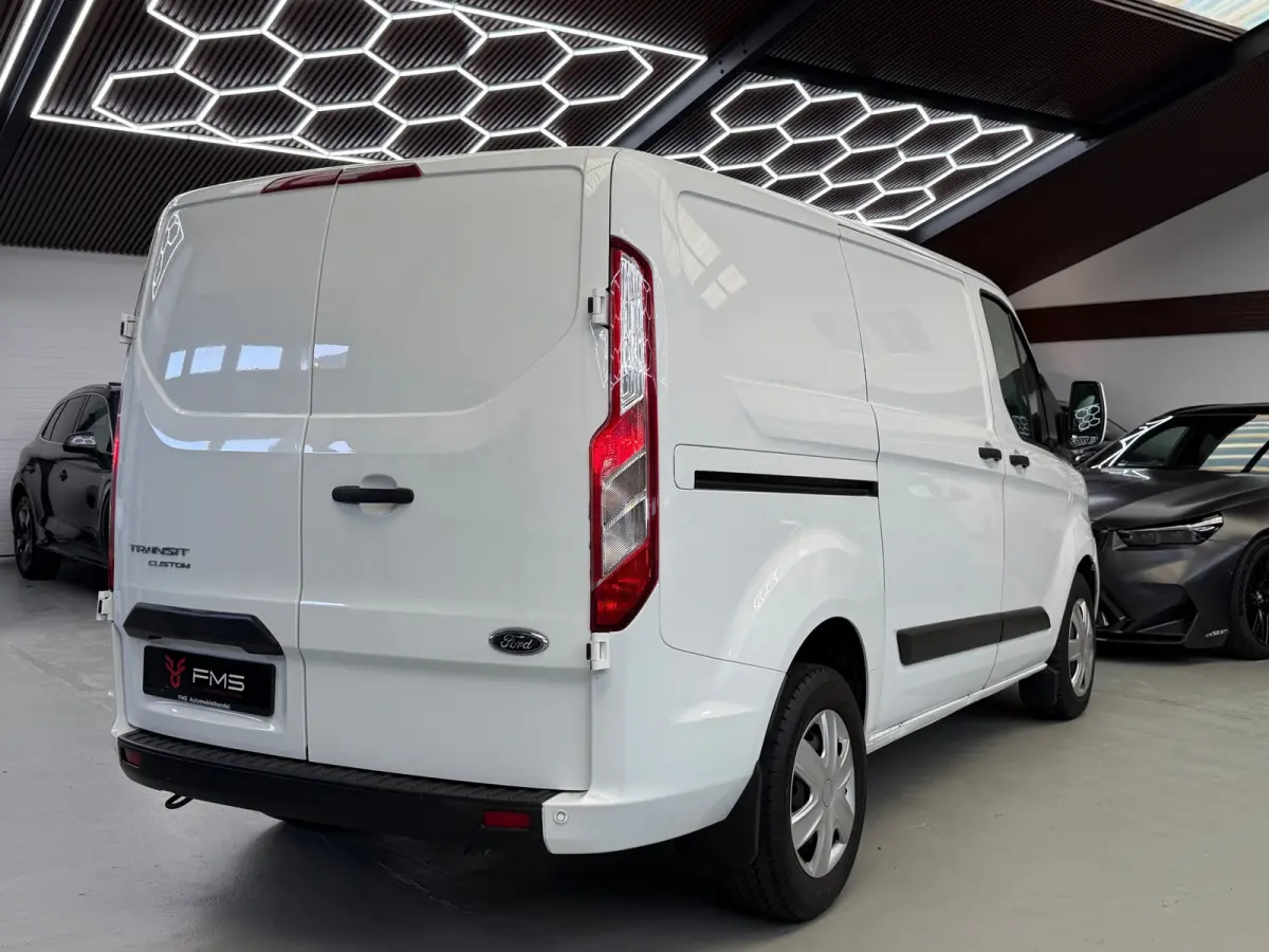 340 1.0 EcoBoost L1H1 PHEV Trend