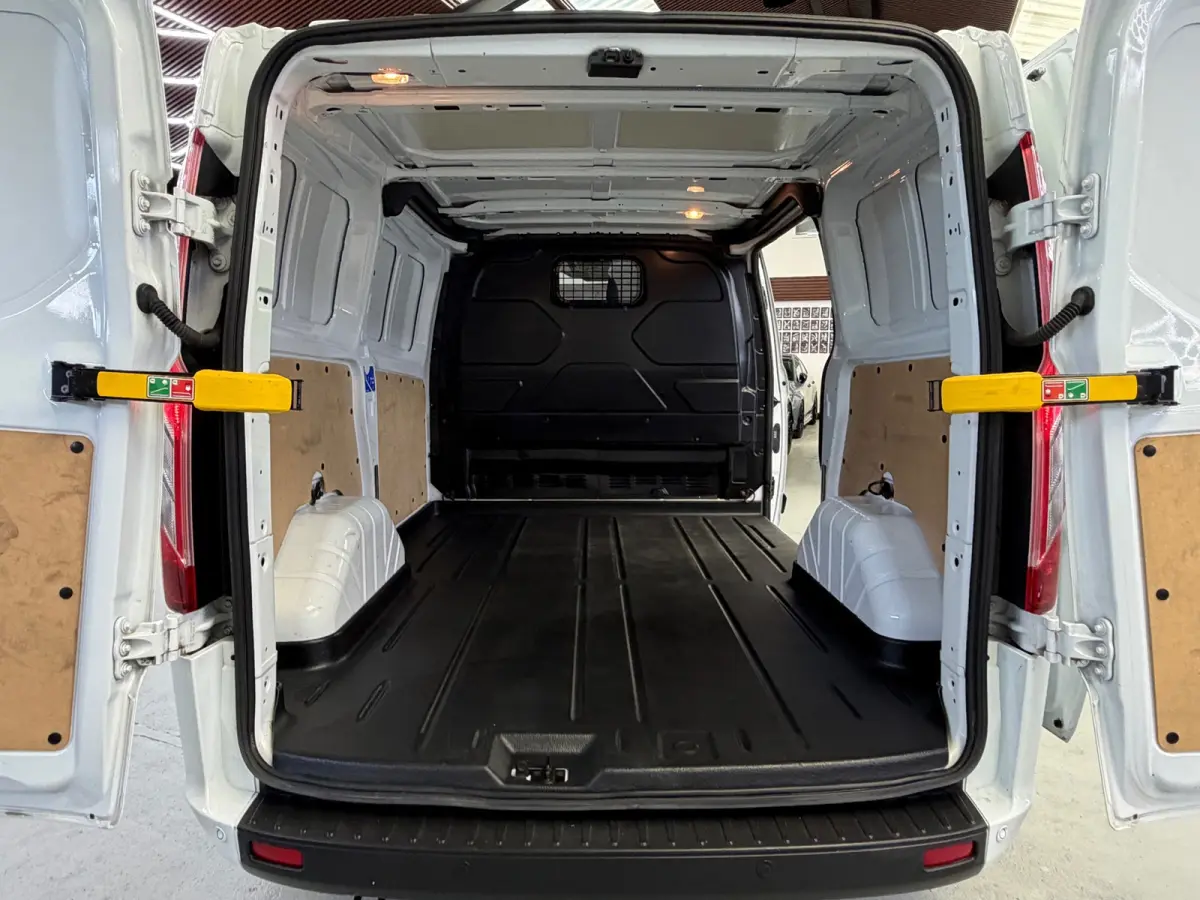 340 1.0 EcoBoost L1H1 PHEV Trend