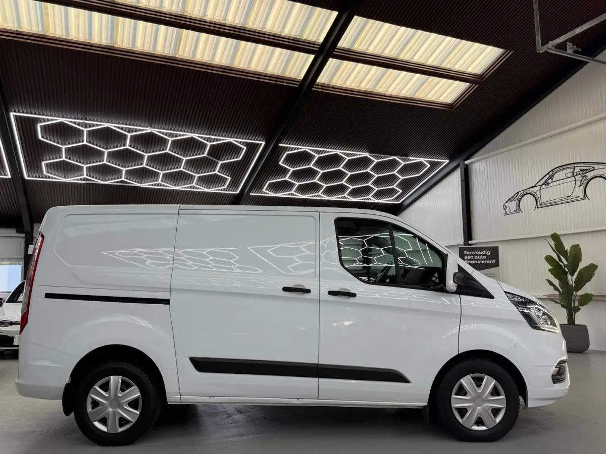 340 1.0 EcoBoost L1H1 PHEV Trend