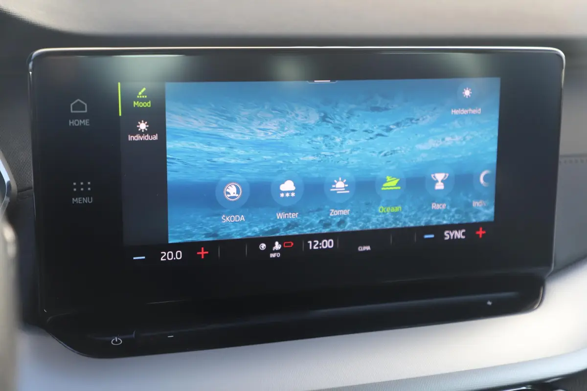 1.0 e-TSI Sport Business Automaat Virtual Cockpit 18 inch LMV Sportstoelen Navigatie Carplay Android Climate Cruise Control Parkeersensor