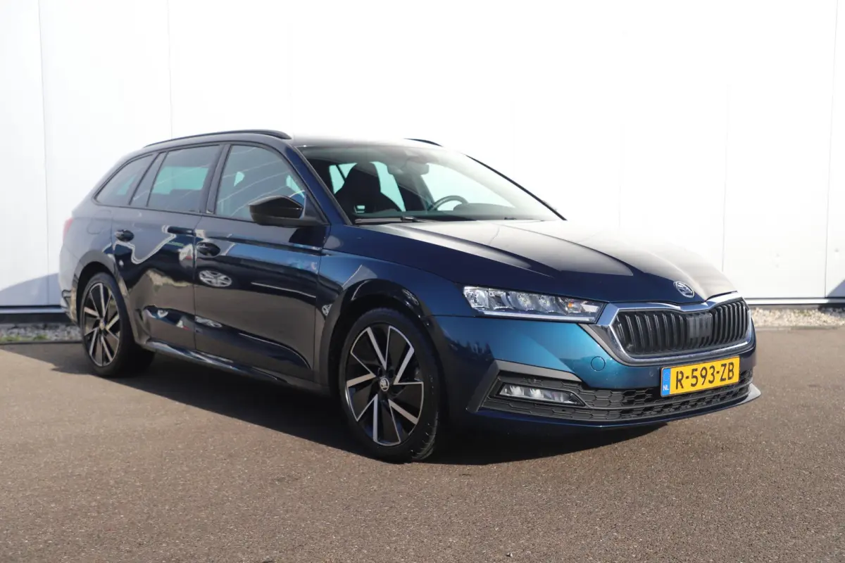 1.0 e-TSI Sport Business Automaat Virtual Cockpit 18 inch LMV Sportstoelen Navigatie Carplay Android Climate Cruise Control Parkeersensor